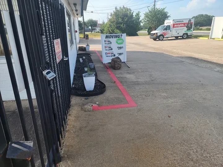 Clear Lake Storage UHaul Dealer