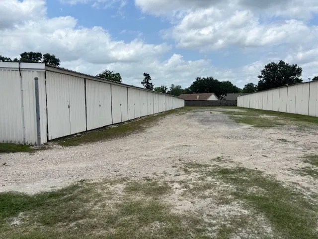 wide lanes Huffmeister Boat & RV Storage