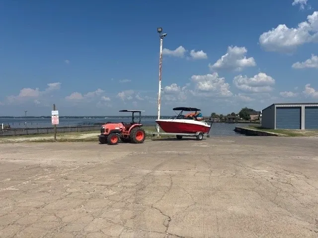 Lakeview Marina & Boat Storage extra large storage units RV/Boat storage