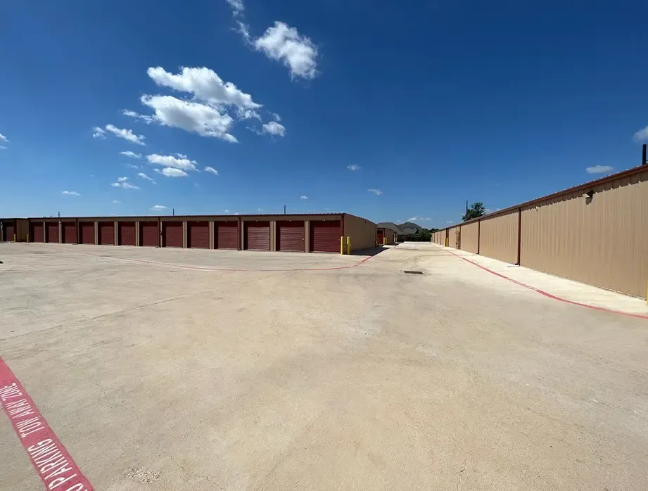 drive up storage with drive up access