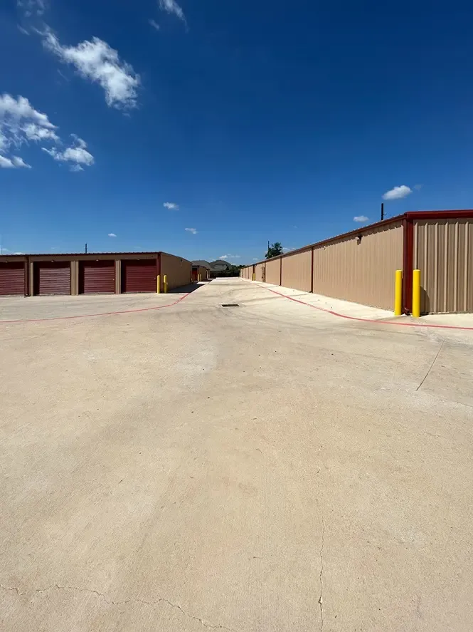 storage facility drive up area