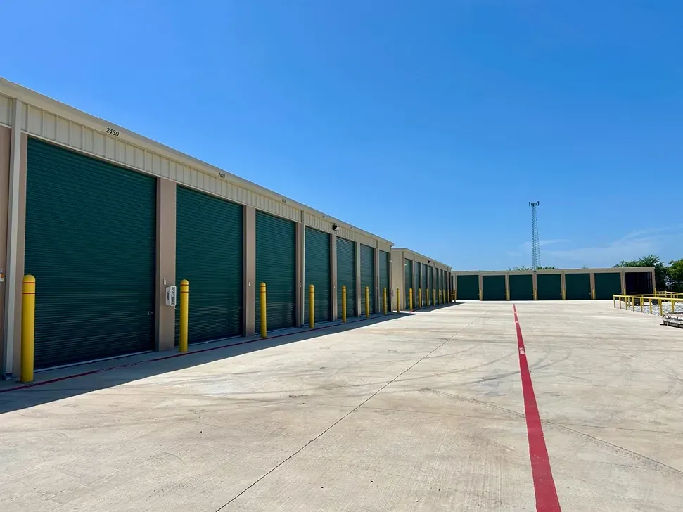 Right Move Storage - Waxahachie wide lanes, large storage