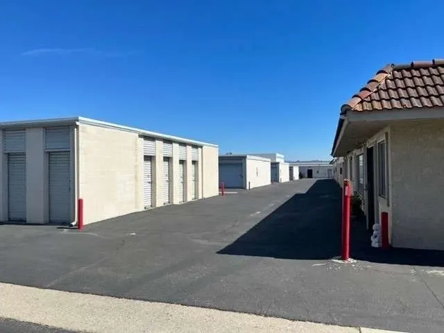 row of drive up storage units