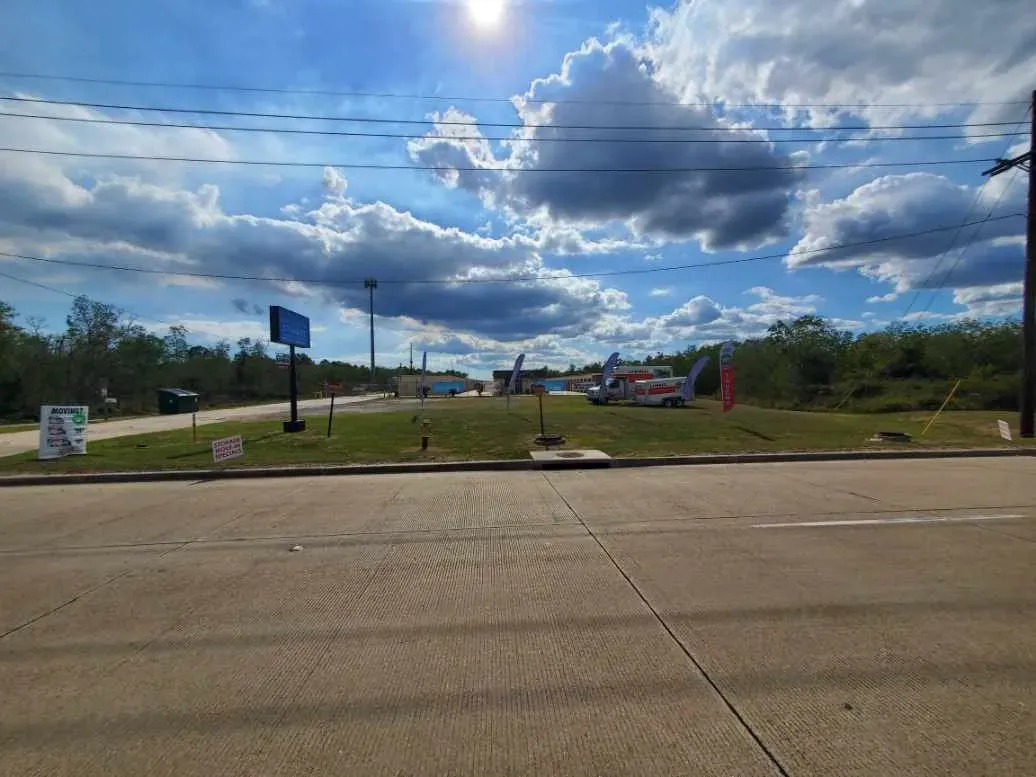 Right Move Storage-Memorial Blvd truck rentals