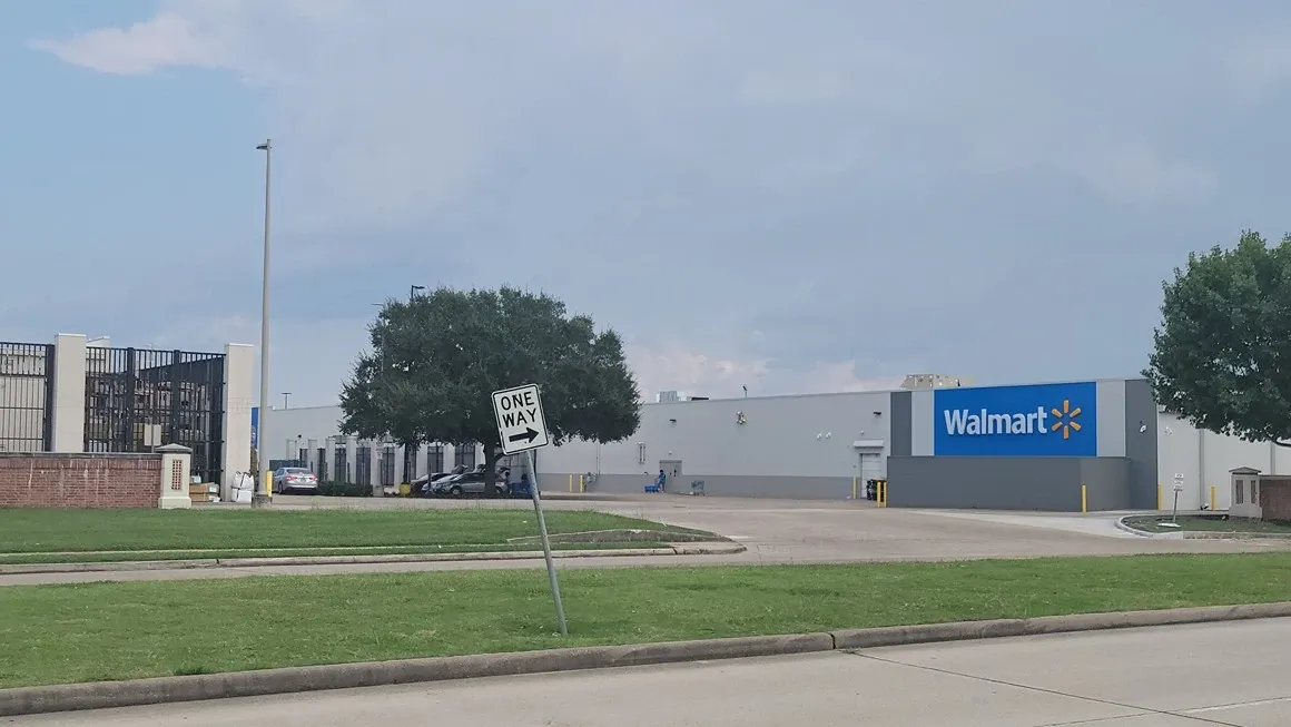 Right Move Storage - Royal Oaks office area