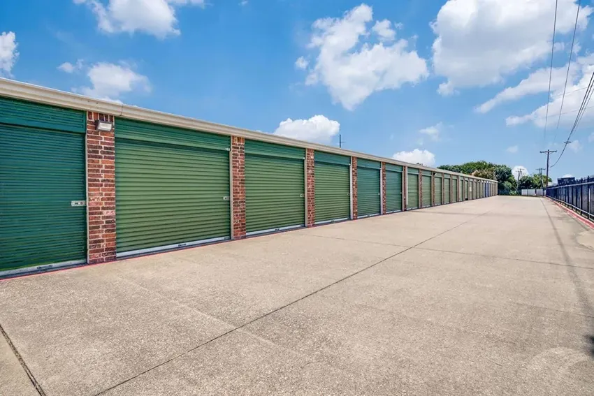 Right Move Storage - Wylie rows of storage, wide lanes to drive up access