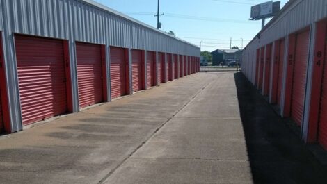 outdoor self storage units with roll up doors