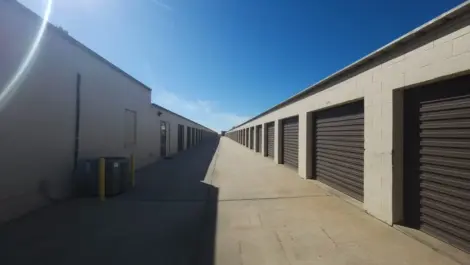 Right Move Storage-Memorial Blvd drive up storage