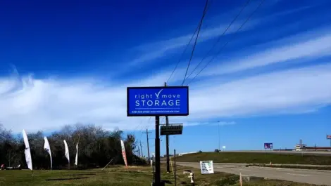 Right Move Storage-Memorial Blvd sign