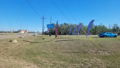 Right Move Storage-Memorial Blvd flags