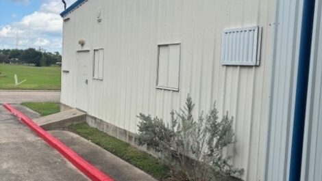 Right Move Storage - Alvin outside