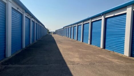 Right Move Storage - Ft. Worth Northwest, blue storage doors, outdoor storage units