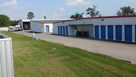 College Park Mini Storage drive up and parking storage and U-Haul dealer