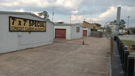 Happy Self Storage outdoor storage